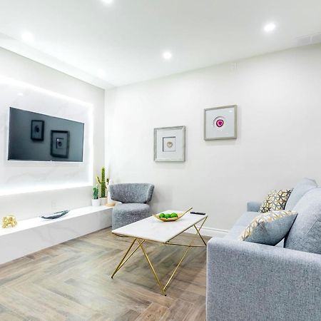 Modern Pet-Friendly Chinatown Apartment Toronto Exterior foto