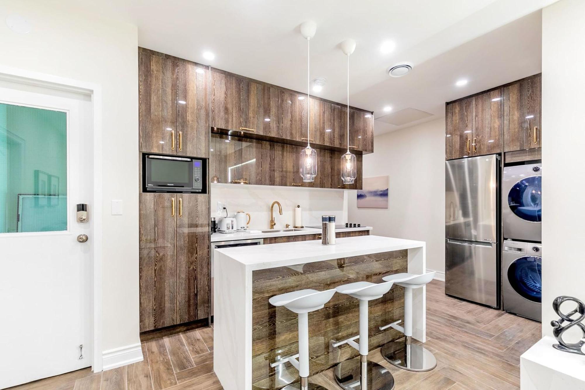 Modern Pet-Friendly Chinatown Apartment Toronto Exterior foto