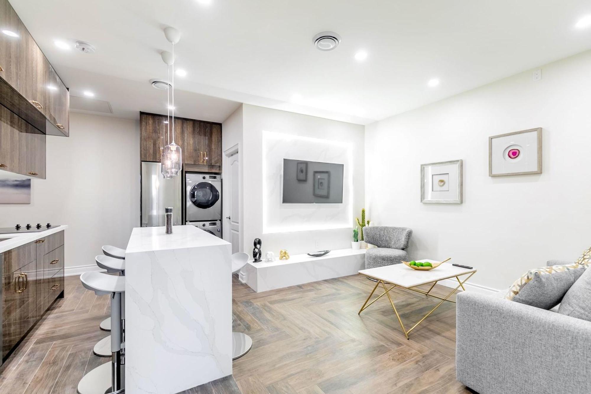 Modern Pet-Friendly Chinatown Apartment Toronto Exterior foto